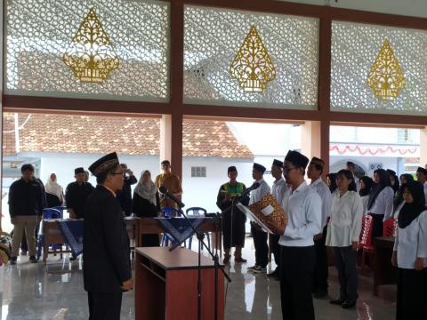 Pelantikan PTPS oleh Ketua Panwaslu Kecamatan Panjatan