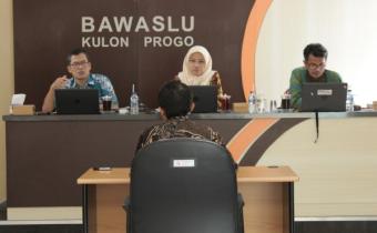 Bawaslu Kulon Progo Gelar Tes Wawancara  Bagi Calon Anggota Panwaslu Kecamatan se-Kulon Progo 