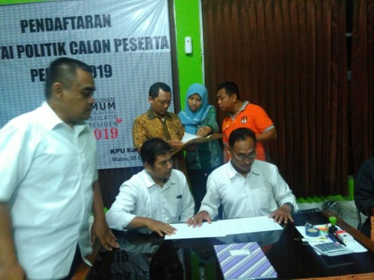 Panwaslu Kabupaten Kulon Progo Mengawasi Pendaftaran Partai Politik Peserta Pemilu