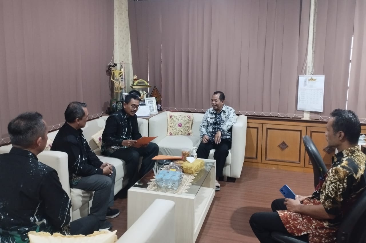 bawaslu kulon progo serahkan sisa anggaran pilkada
