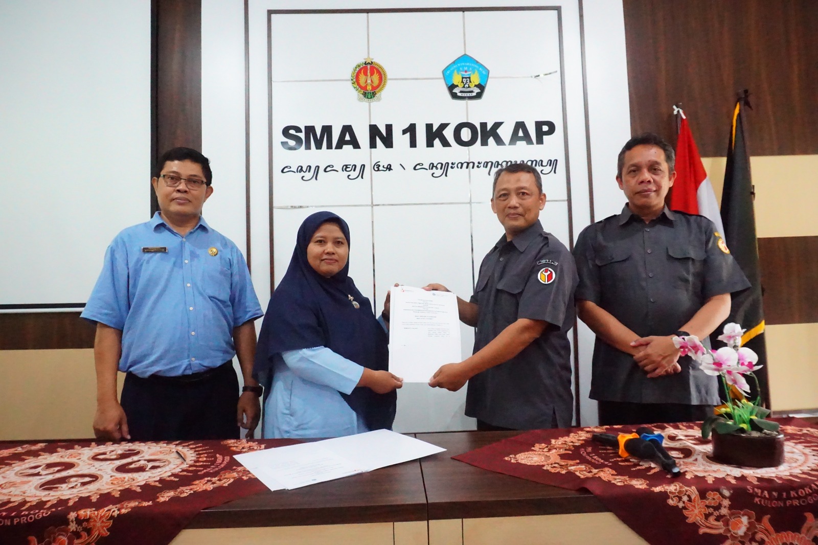 Penandatanganan Perjanjian Kerja Sama Bawaslu Kulon Progo dengan SMA N 1 Kokap
