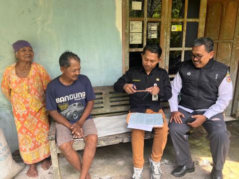 Ketua Bawaslu Kulon Progo, Marwanto, melakukan pengawasan coktas secara langsung di Margosari, Pengasih