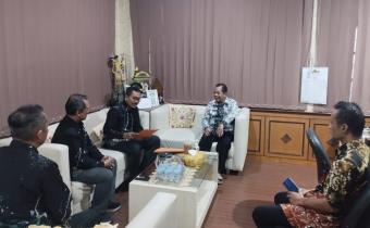 bawaslu kulon progo serahkan sisa anggaran pilkada