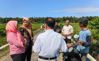Anggota Bawaslu, Isnaini melakukan pengawasan Proses klarifikasi terhadap pemilih yang dalam data yang diturunkan KPU RI dinyatakan meninggal dunia