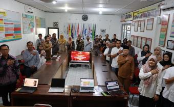 Kegiatan Foto Bersama dalam Diskusi Pra Penyusunan Dapil