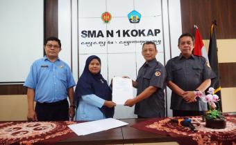 Penandatanganan Perjanjian Kerja Sama Bawaslu Kulon Progo dengan SMA N 1 Kokap